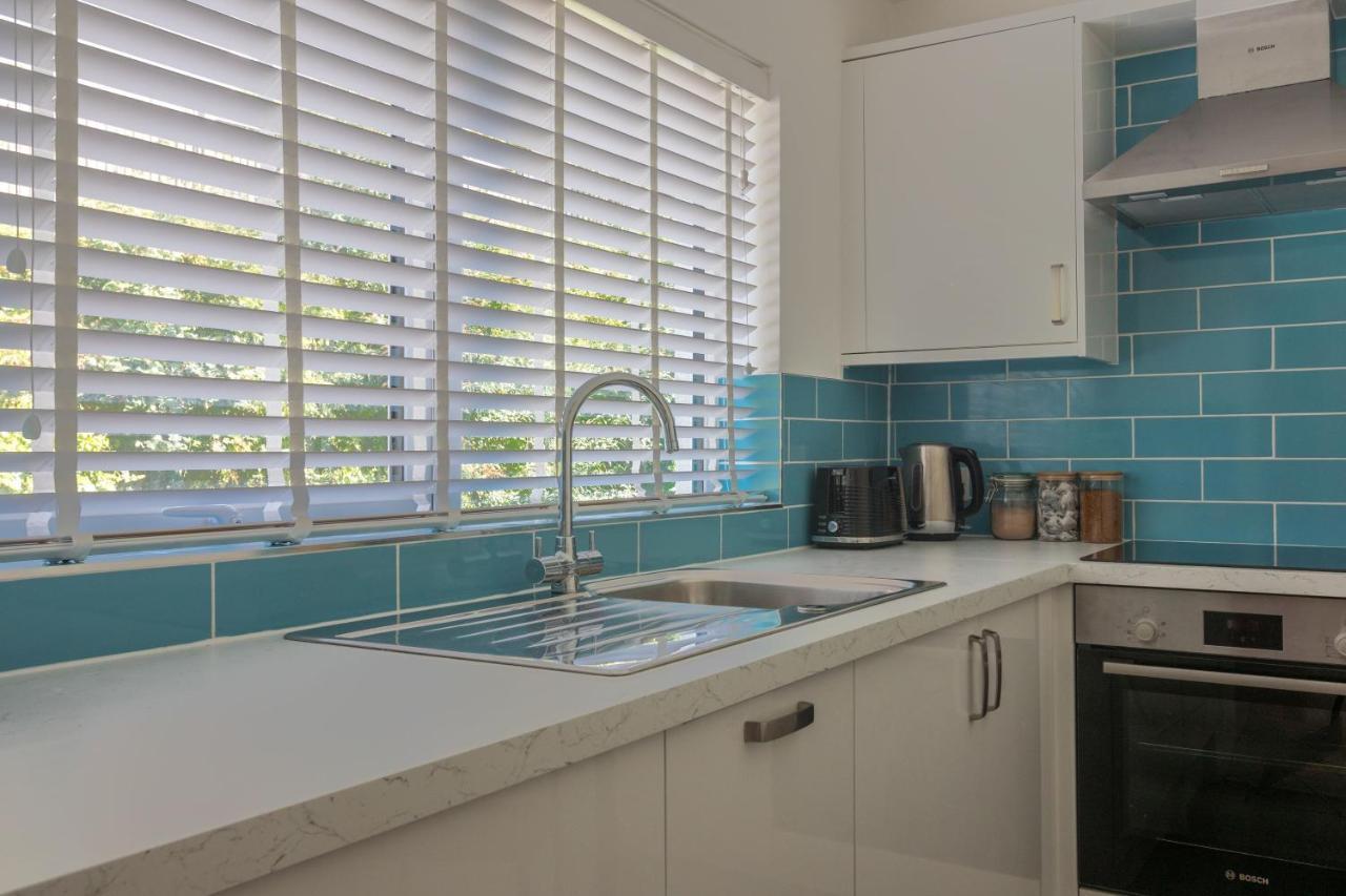 Riverside Apartment With Views And Parking Kingsbridge  Exterior foto